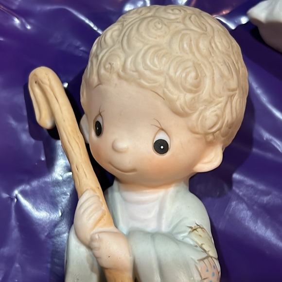 Precious Moments Come Let Us Adore Him Nativity Set - Picture 7 of 7